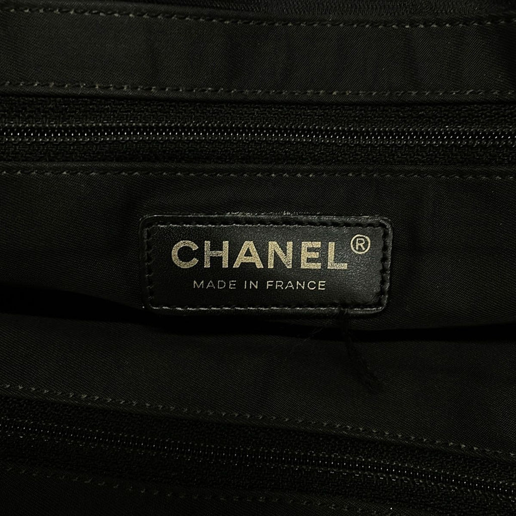 Chanel Tote New Travel Line PM Black Leather — view 9