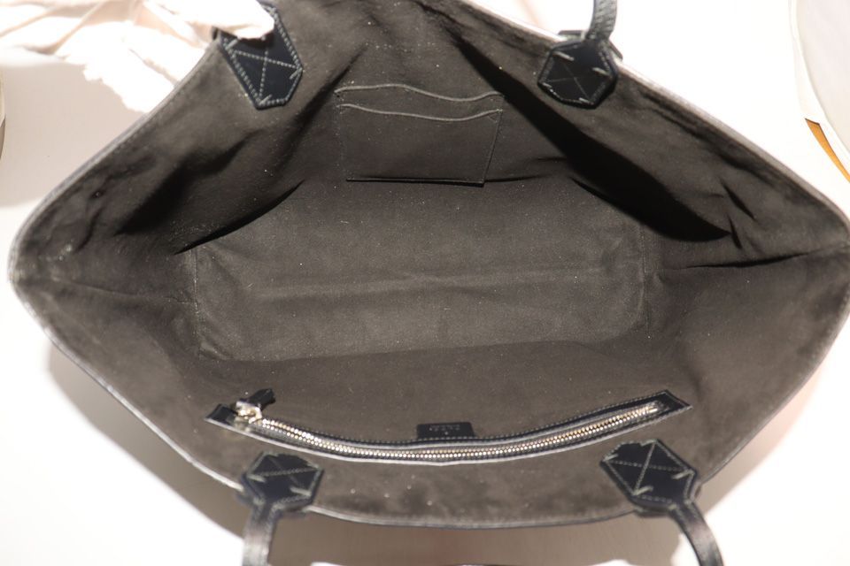 Gucci GG Carre Ido Bee Supreme Canvas Tote — view 7