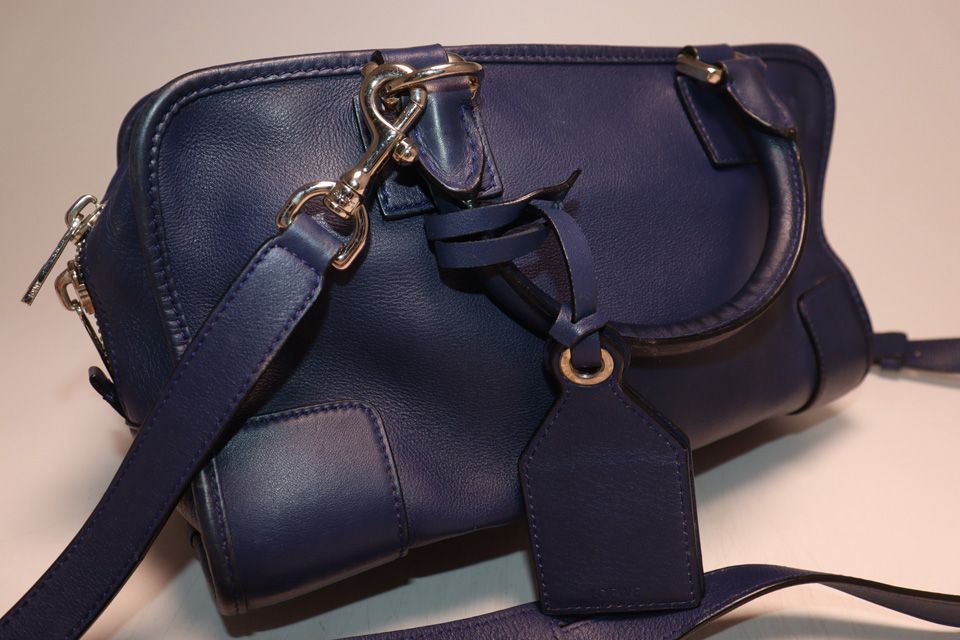 Loewe Amazona 28 Leather Handbag — view 4