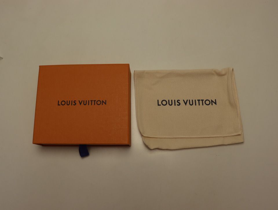 Louis Vuitton LV Aerogram Portefeuille Pilot Leather Trifold Wallet — view 8