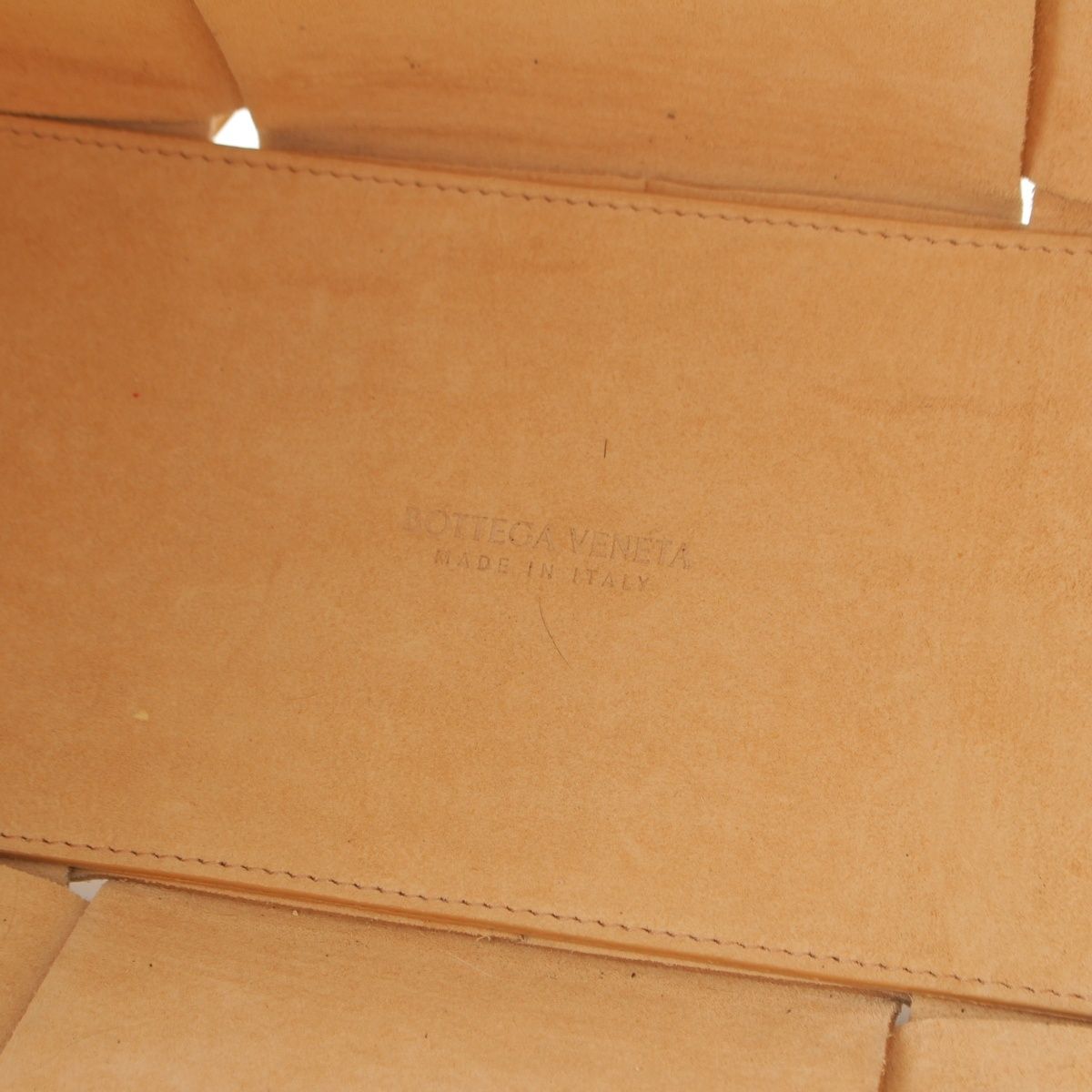 Bottega Veneta Maxi Intrecciato Arco Leather Tote Beige — view 7