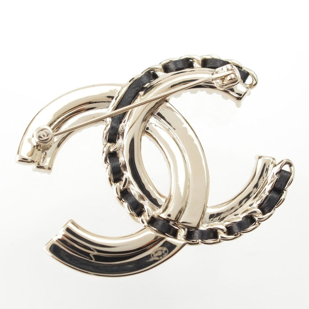 Chanel Pearl Rhinestone Quilted Brooch Gold — view 2