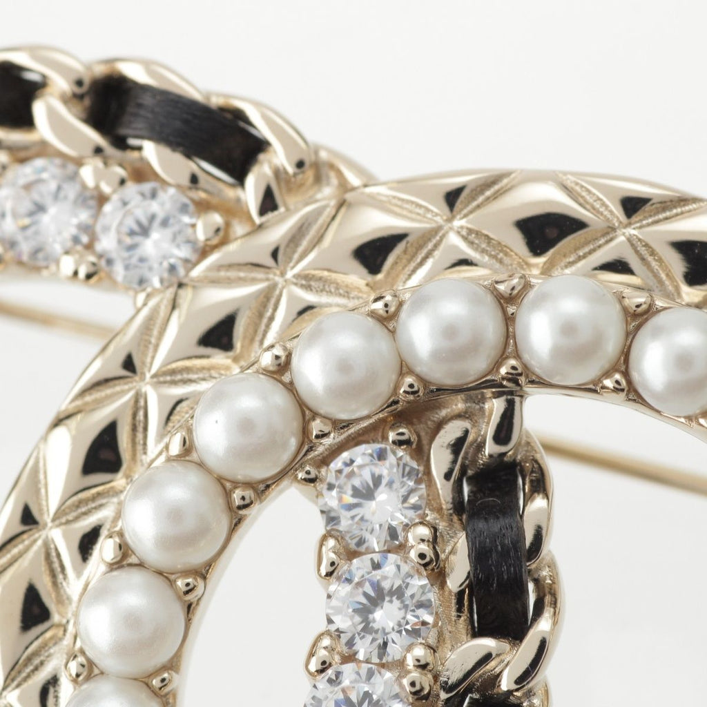Chanel Pearl Rhinestone Quilted Brooch Gold — view 3