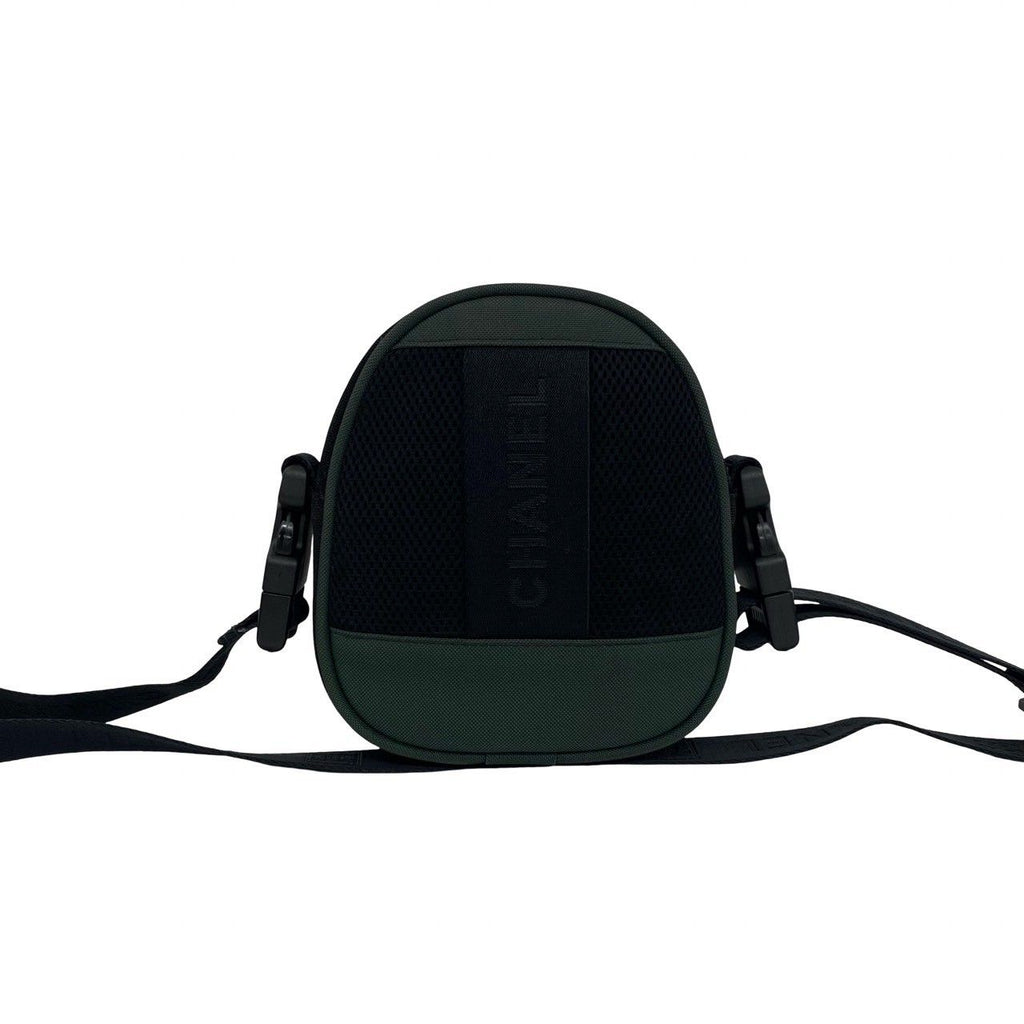 Chanel CC Logo Canvas Mesh Shoulder Bag Pochette Black Green — view 3