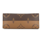 Louis Vuitton Tote Monogram Reverse Giant On The Go MM Handbag 2-Way — view 3