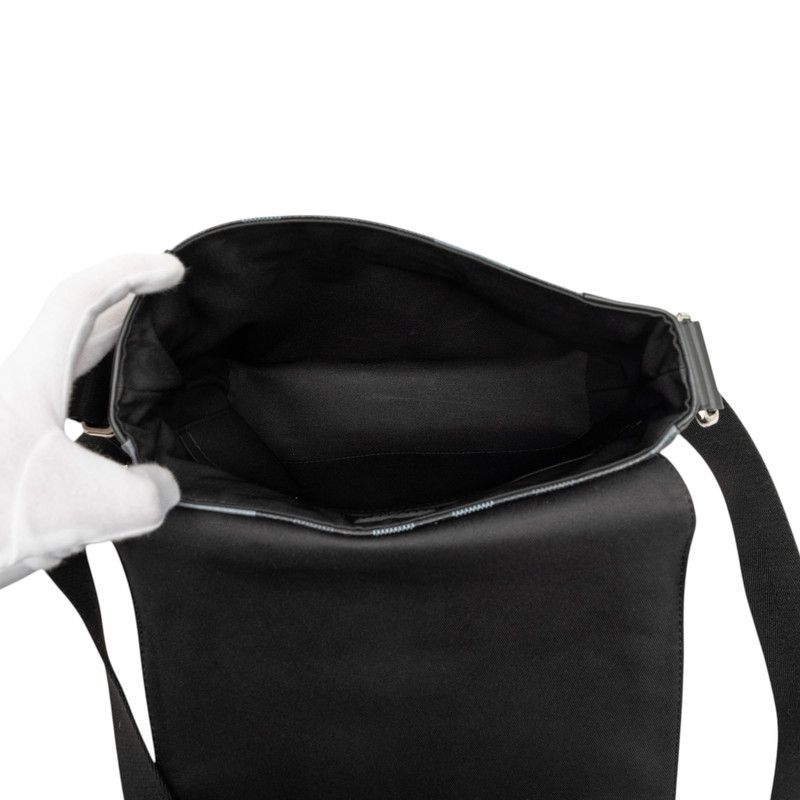 Louis Vuitton Damier Graphite Picreasing le District PM Crossbody Shoulder — view 6