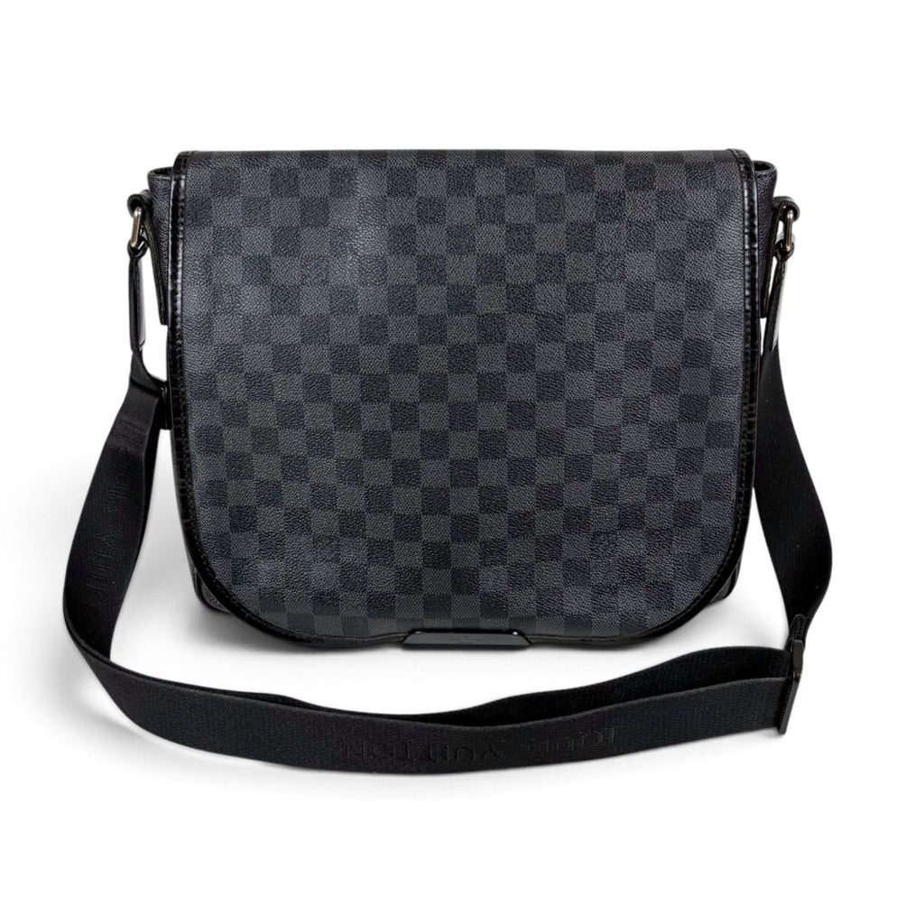 Louis Vuitton Damier Graphite Daniel MM Shoulder Bag Cross — view 2