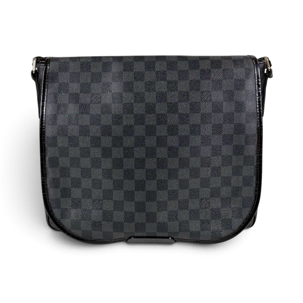 Louis Vuitton Damier Graphite Daniel MM Shoulder Bag Cross — view 4