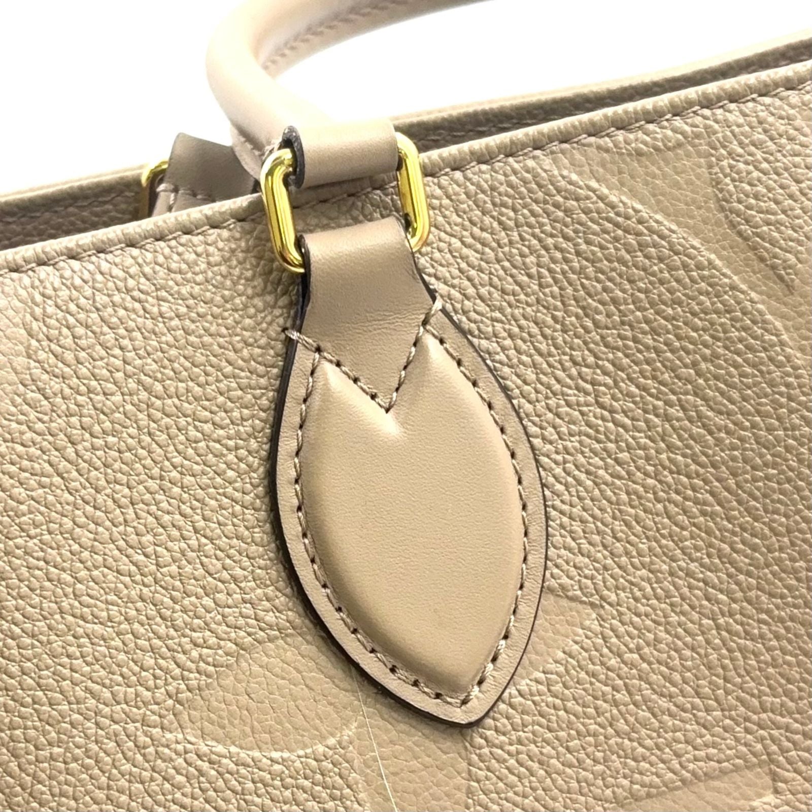 Louis Vuitton On The Go MM 2-Way Gray Leather Beige Tote Gold — view 9