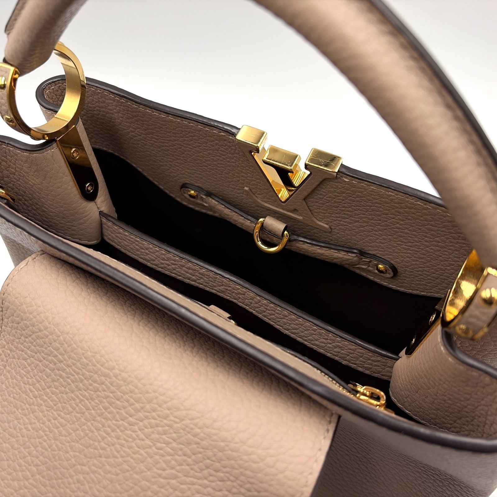 Louis Vuitton Capucines BB 2-Way Correspondence Taurillon Leather Beige Handbag — view 8