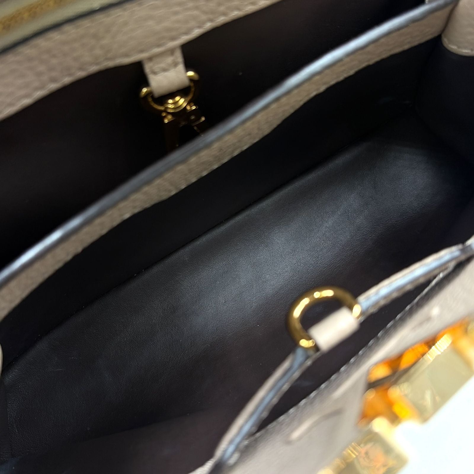 Louis Vuitton Capucines BB 2-Way Correspondence Taurillon Leather Beige Handbag — view 5