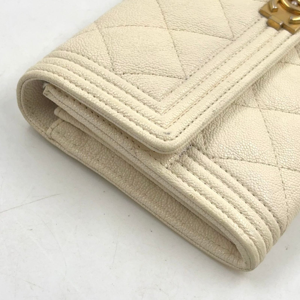 Chanel Boy Stand Caviar Leather Off White Wallet Gold — view 5