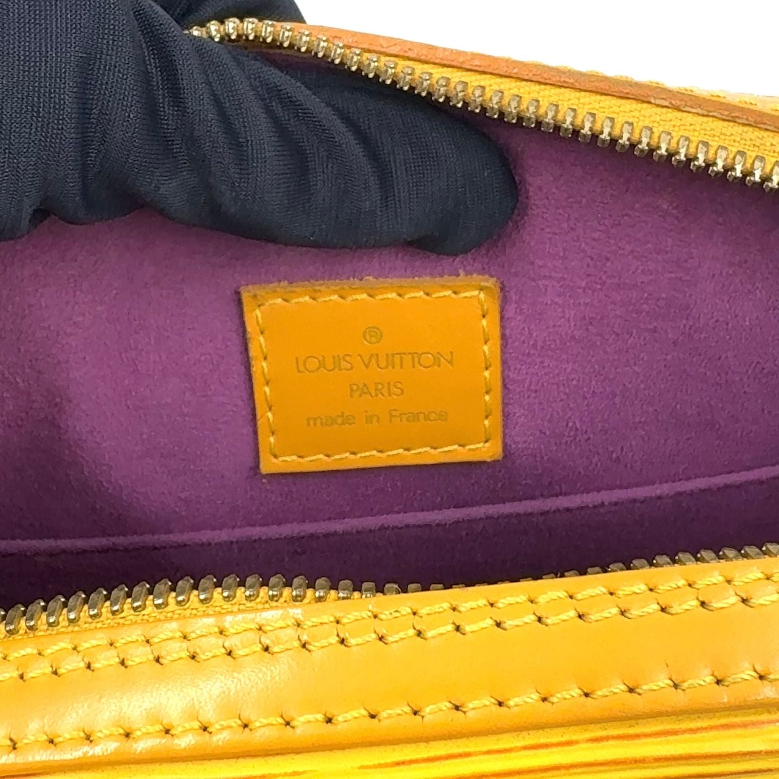 Louis Vuitton Epi Tassiriyellow Leather Yellow Handbag Gold — view 4