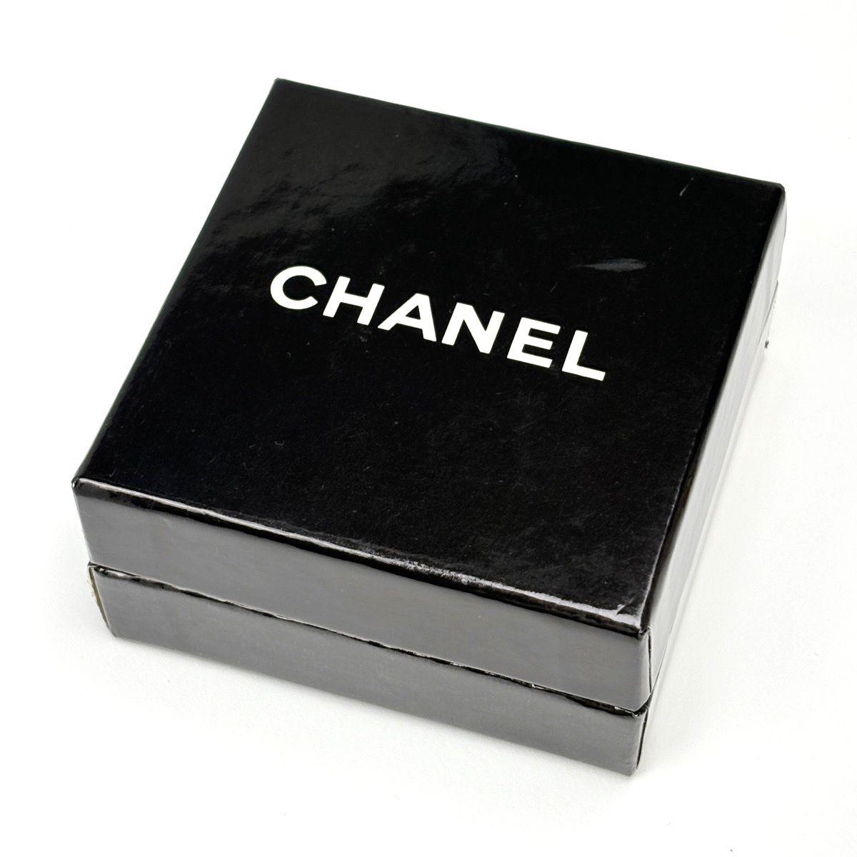 Chanel Earrings CC Logo Round Gold Plated — view 6