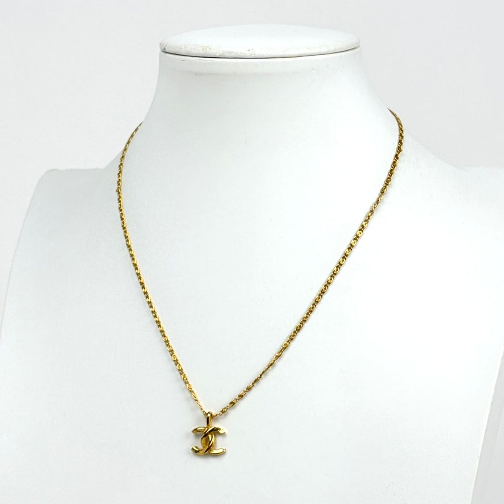 Chanel Necklace CC Logo Gold Plated — view 5