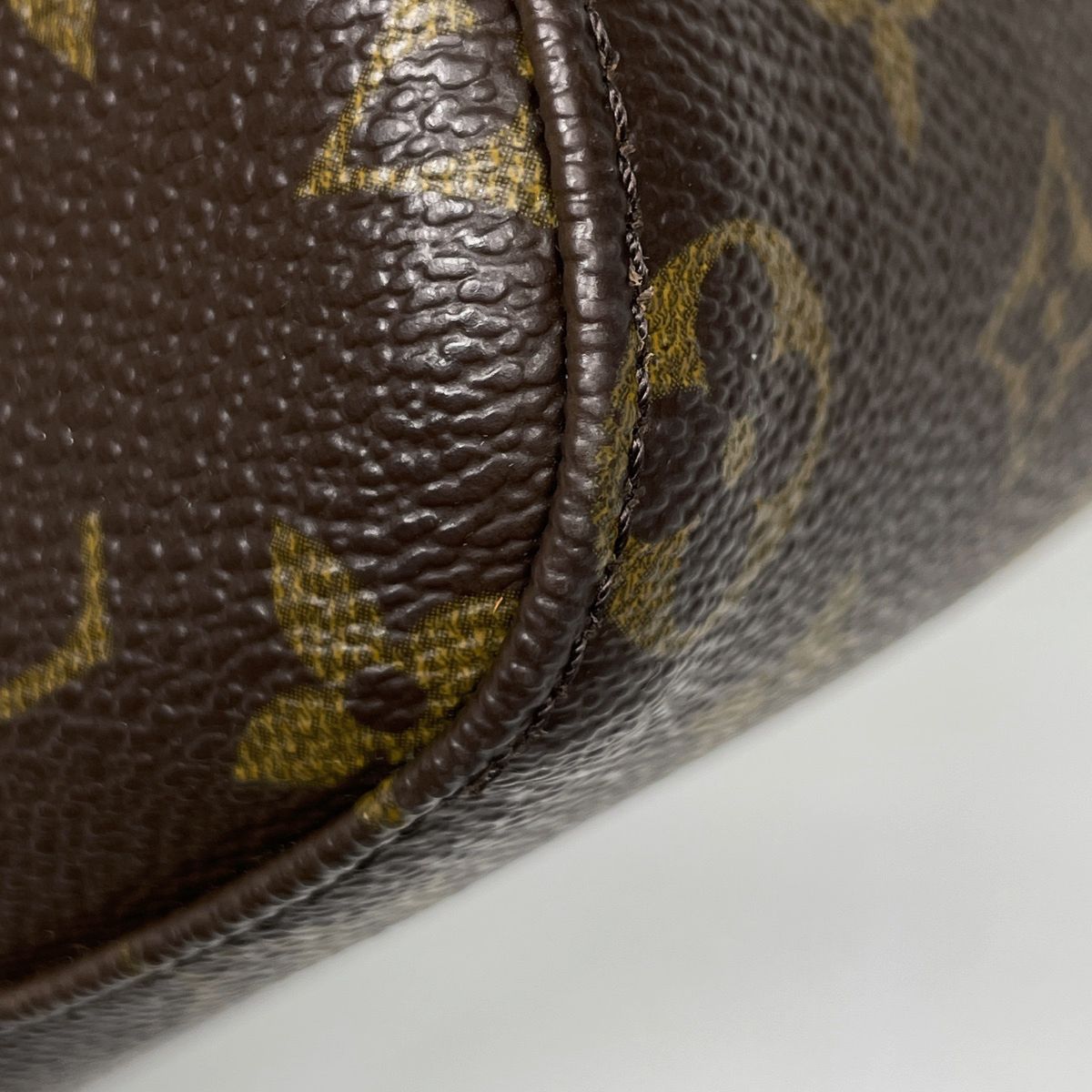 Louis Vuitton Looping MM Shoulder Bag Monogram Brown — view 3