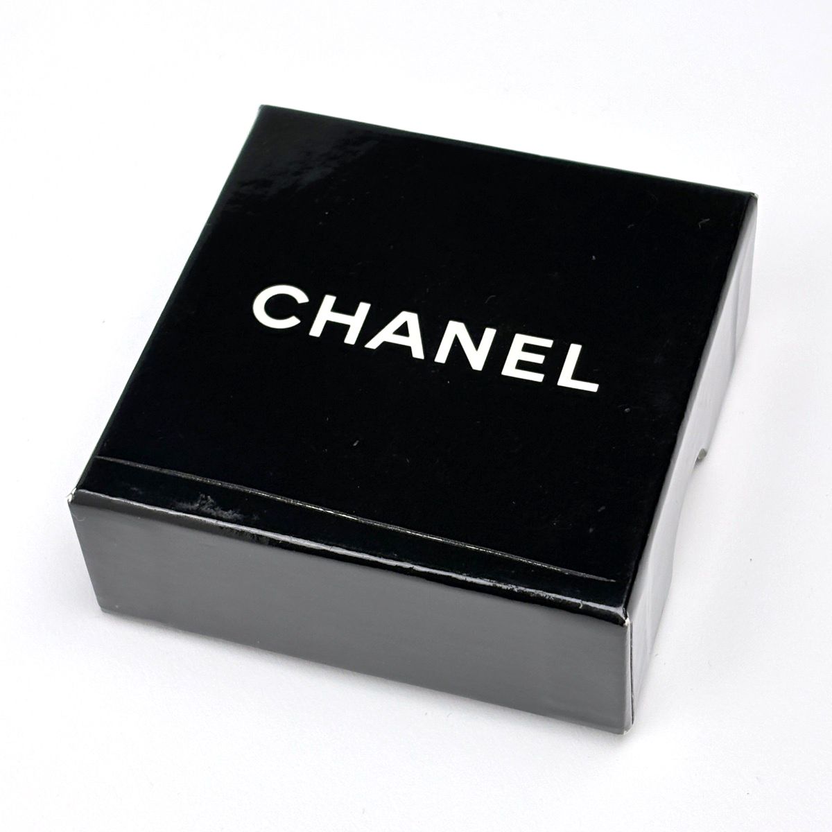 Chanel Earrings CC Logo Round Gold Plated Black — view 6