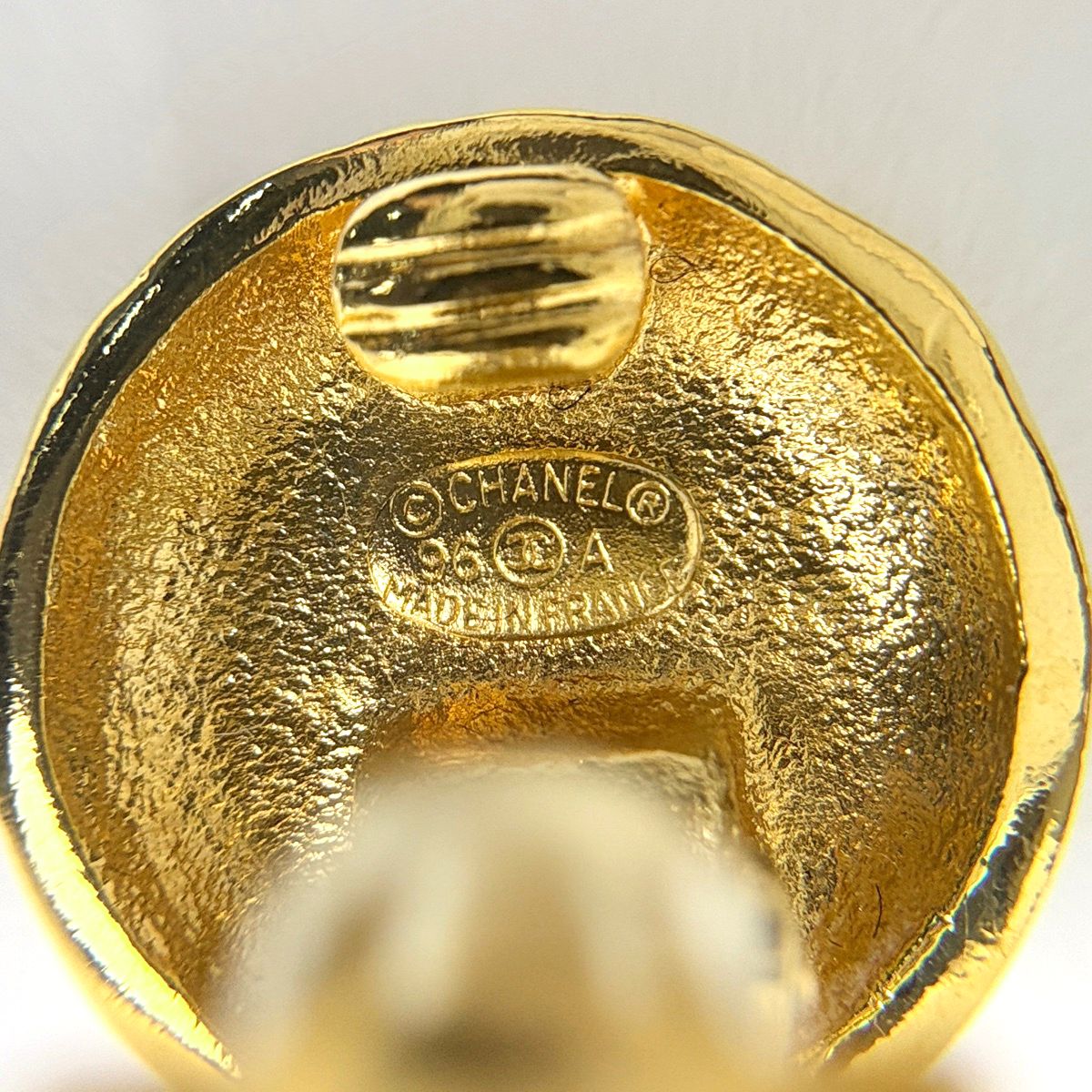 Chanel Earrings CC Logo Round Gold Plated — view 5
