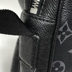 Louis Vuitton Outdoor Messenger PM Shoulder Bag Taigarama Noir — view 5