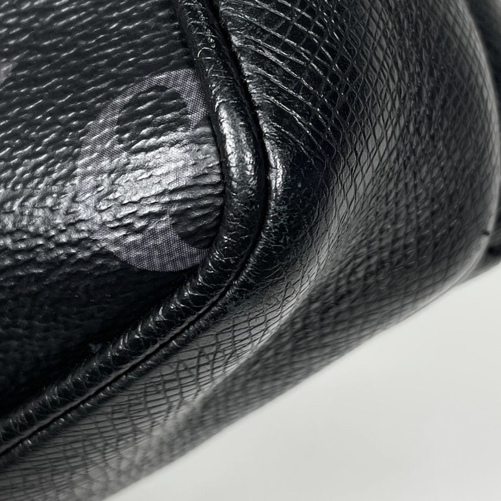 Louis Vuitton Outdoor Messenger PM Shoulder Bag Taigarama Noir — view 3
