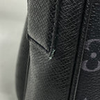 Louis Vuitton Outdoor Messenger PM Shoulder Bag Taigarama Noir — view 4