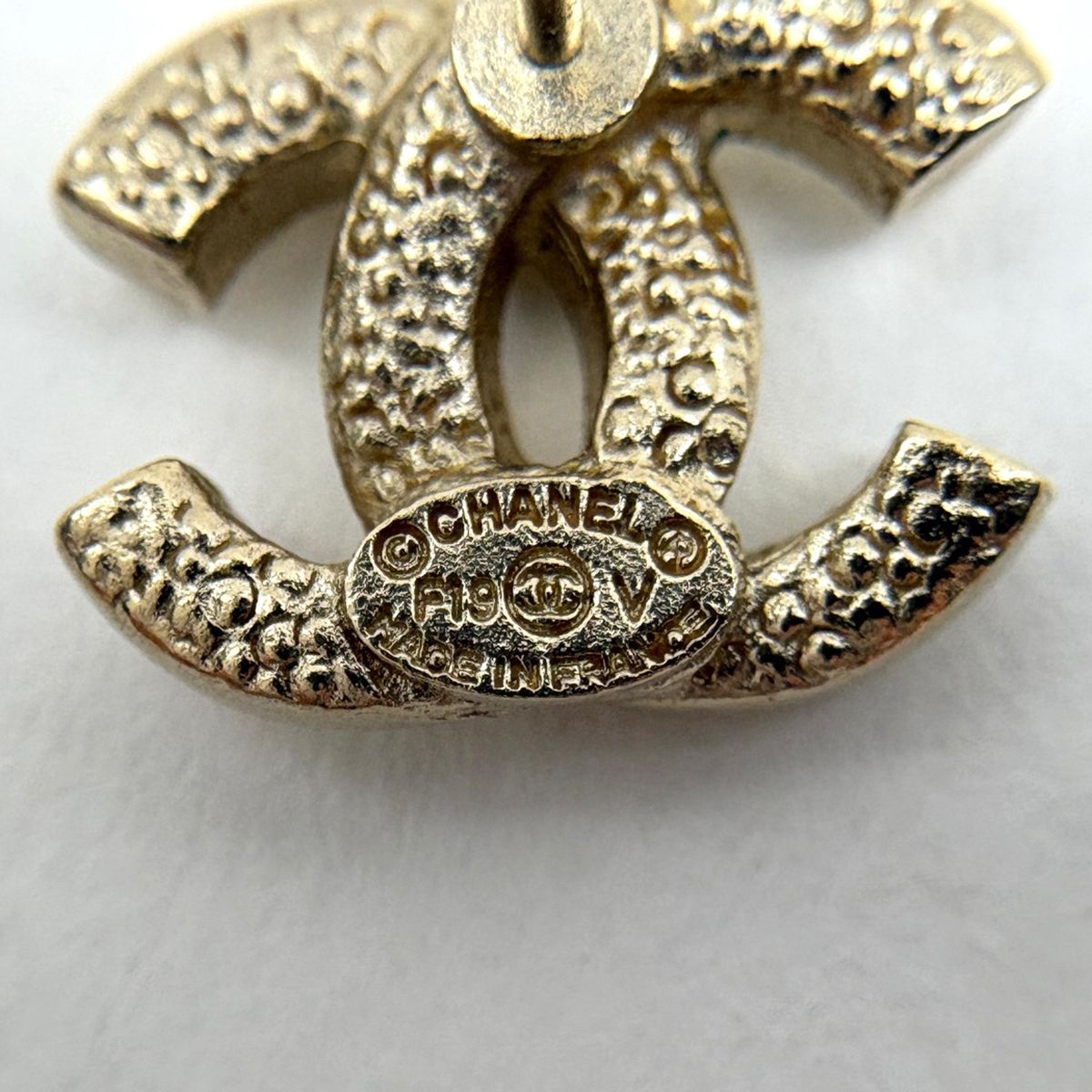 Chanel Earrings CC Logo Rhinestone Gold — view 5