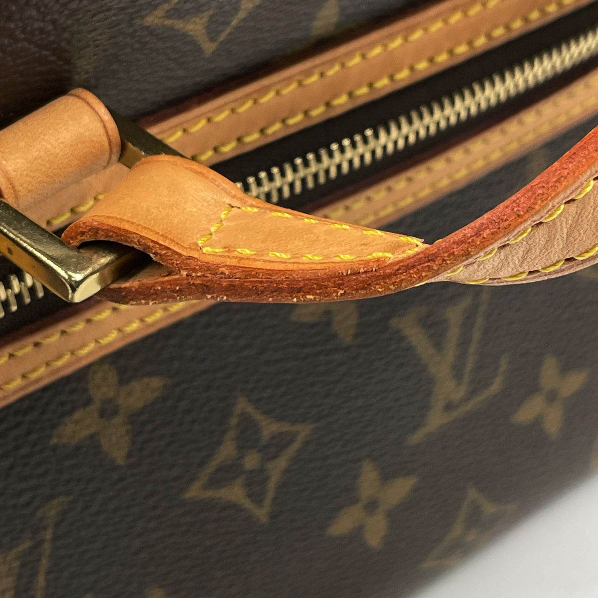 Louis Vuitton Cite MM Shoulder Bag Monogram Brown — view 4