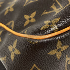 Louis Vuitton Batignolles Handbag Monogram Brown — view 3