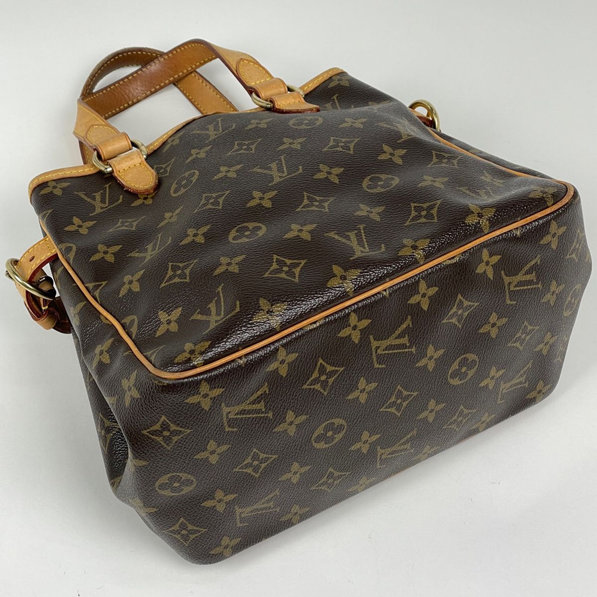 Louis Vuitton Batignolles Handbag Monogram Brown — view 2