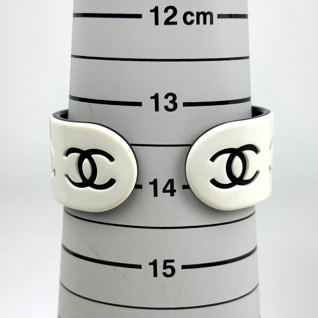 Chanel Bangle CC Logo Plastic White Bracelet — view 5