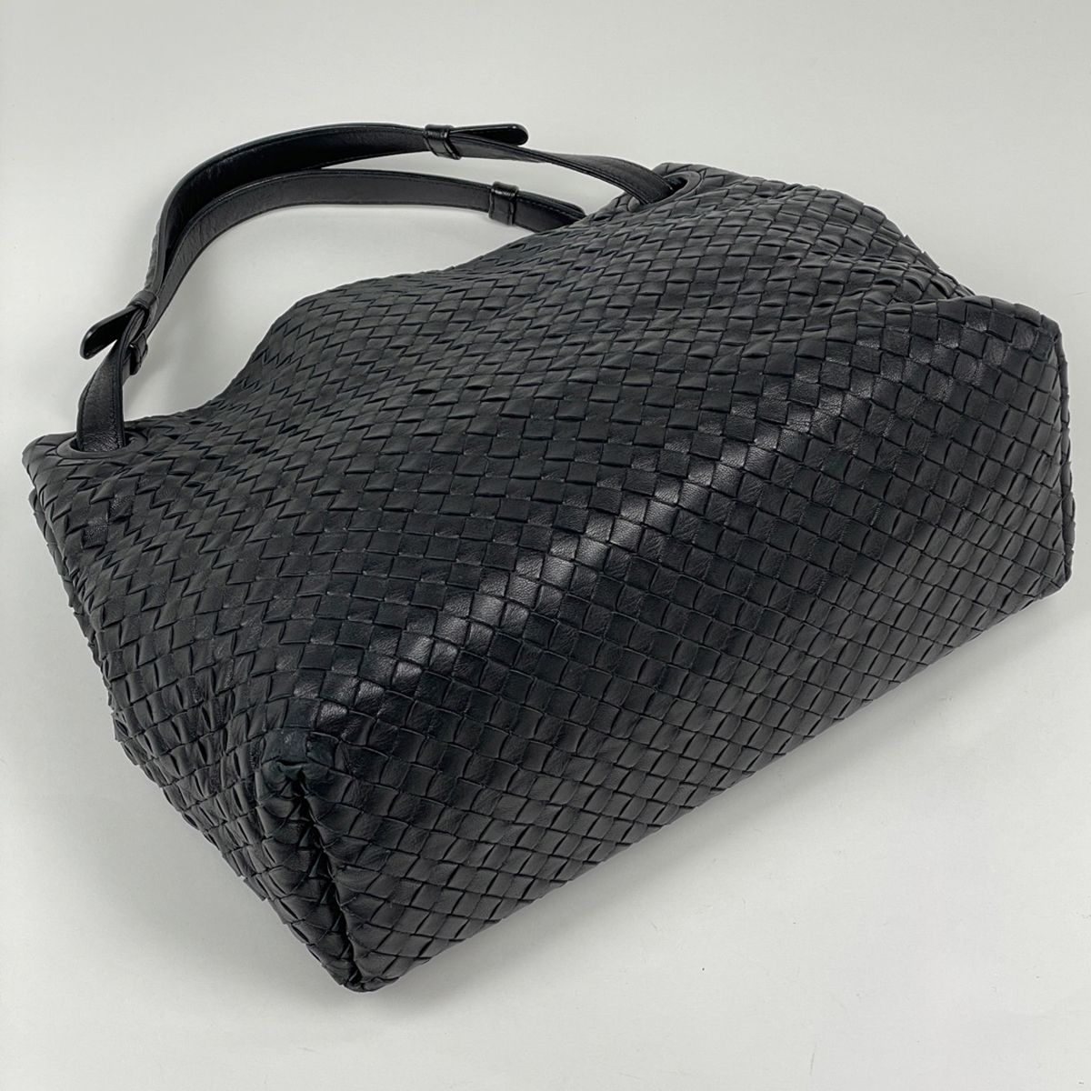 Bottega Veneta Tote Intrecciato Leather Black — view 2