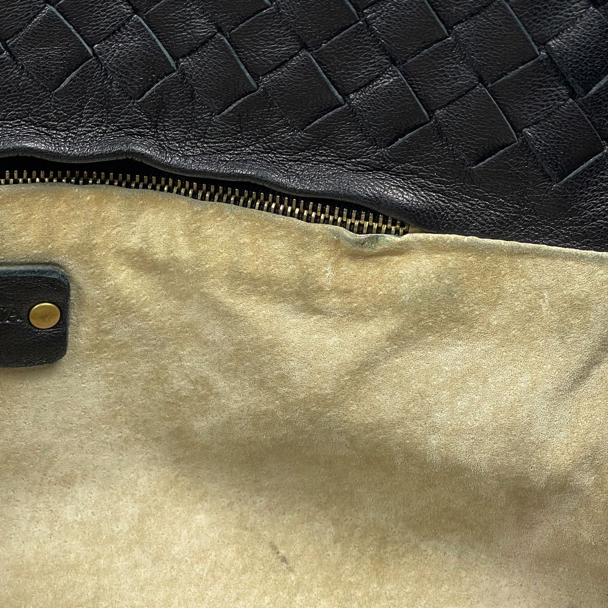 Bottega Veneta Tote Intrecciato Leather Black — view 7