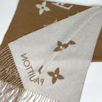 Louis Vuitton Scarf Reykjavik Monogram Cashmere Beige — view 2