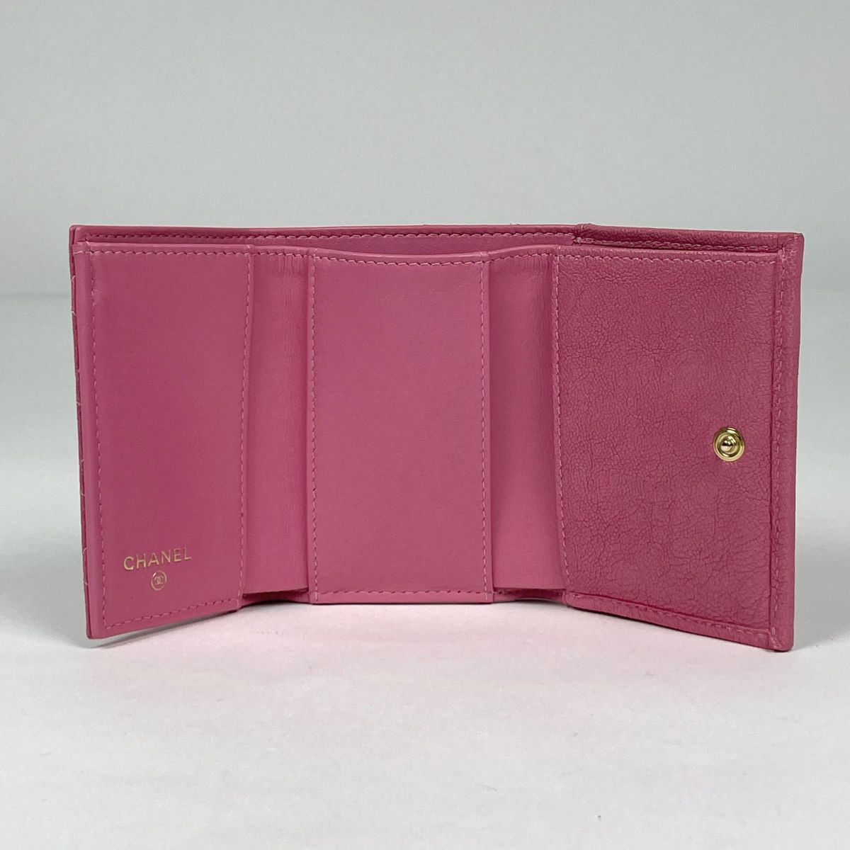 Chanel Trifold Wallet CC Logo Boy Small Caviar Leather Pink — view 7