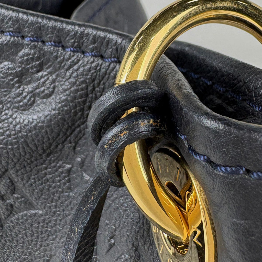 Louis Vuitton Artsy MM Shoulder Bag Monogram Empreinte Infini — view 4
