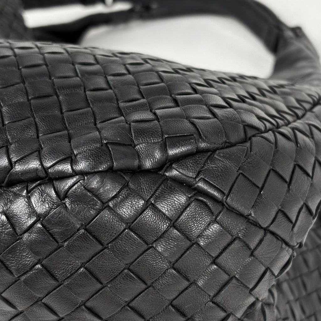 Bottega Veneta Shoulder Bag Intrecciato Leather Black — view 3