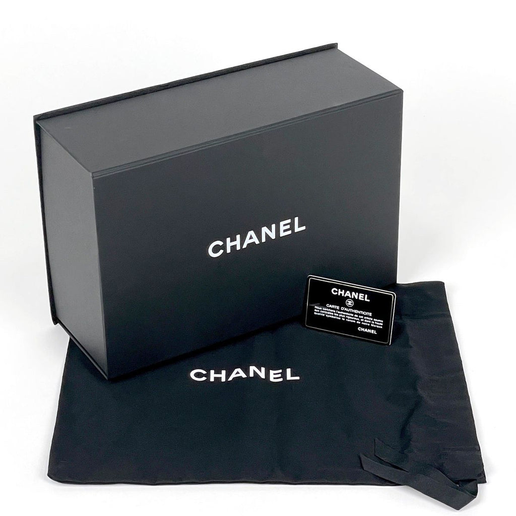 Chanel Shoulder Bag CC Logo Quilted Chain Bicolor Leather Beige Black — view 8