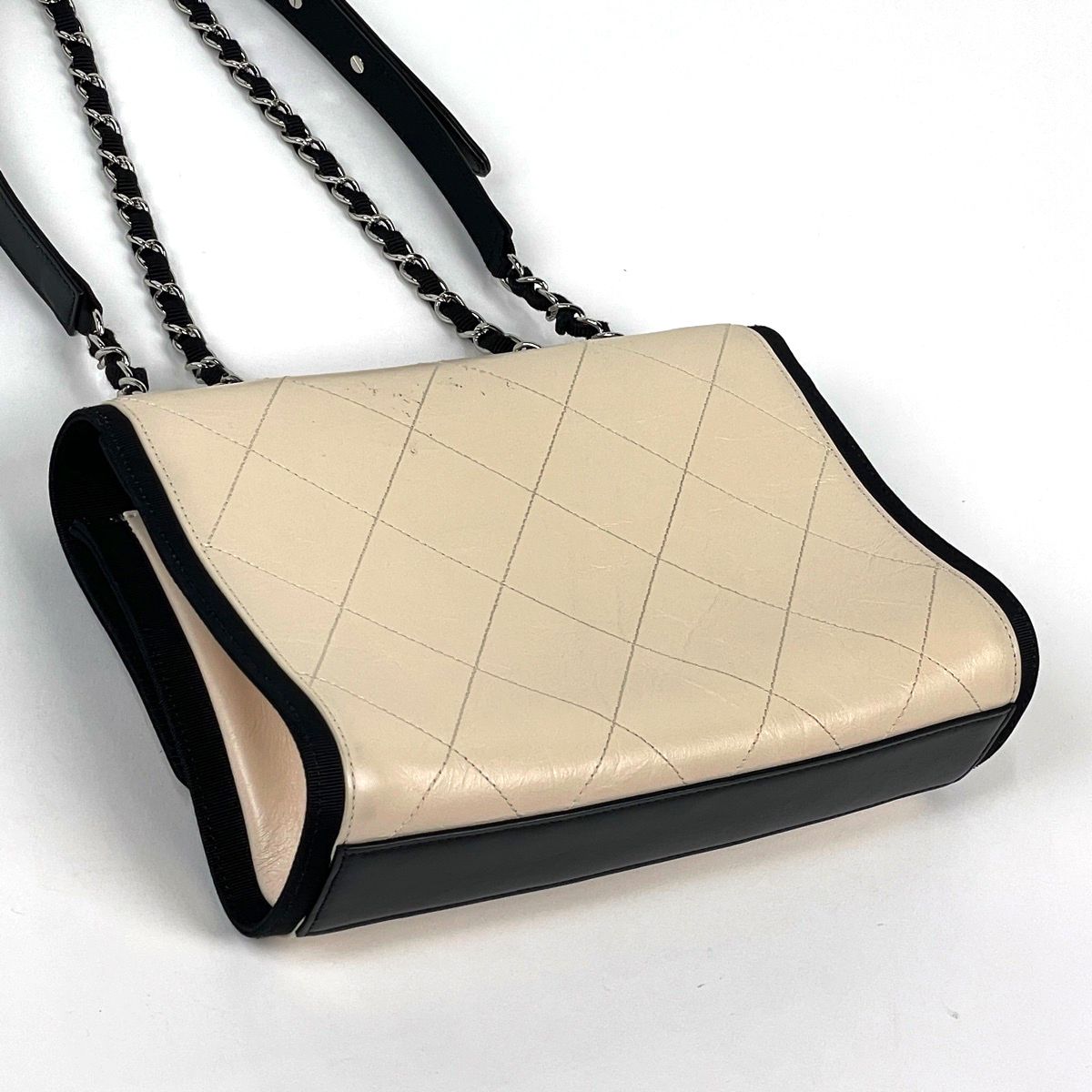 Chanel Shoulder Bag CC Logo Quilted Chain Bicolor Leather Beige Black — view 2