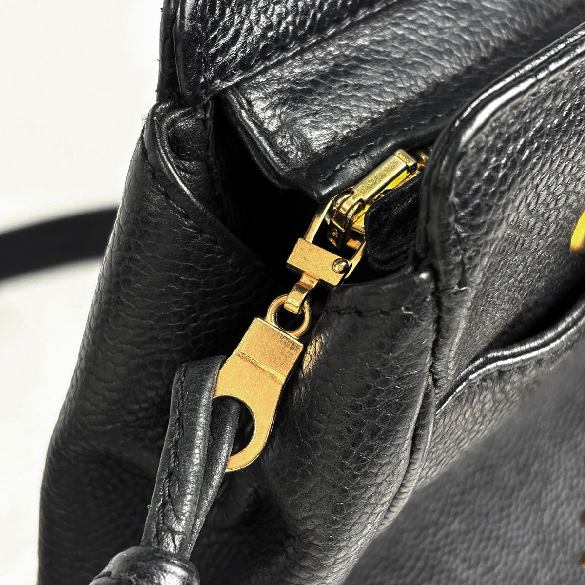 Chanel Triple CC Logo Chain Tote Shoulder Bag Caviar Leather Black — view 7