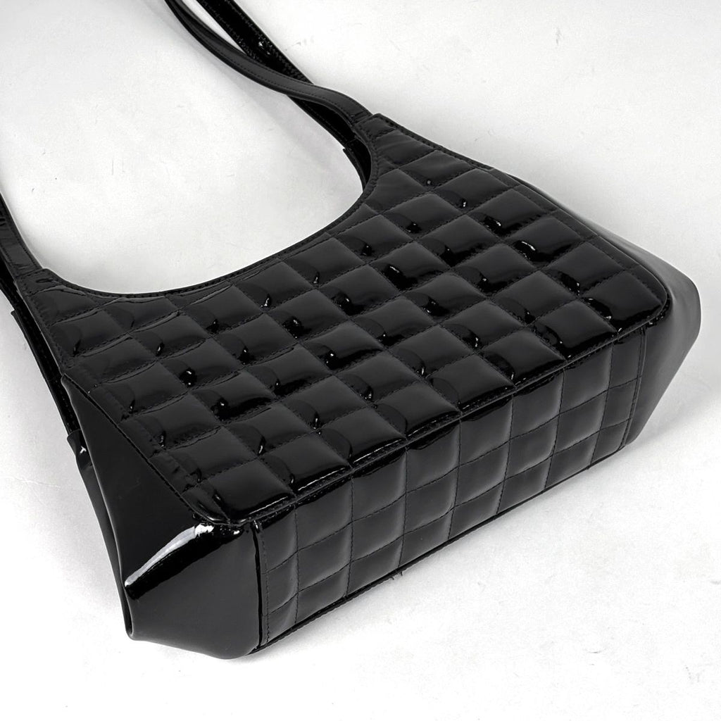Chanel Chocolate Bar Shoulder Bag CC Logo Kiss Lock Enamel Bag Patent Leather — view 2