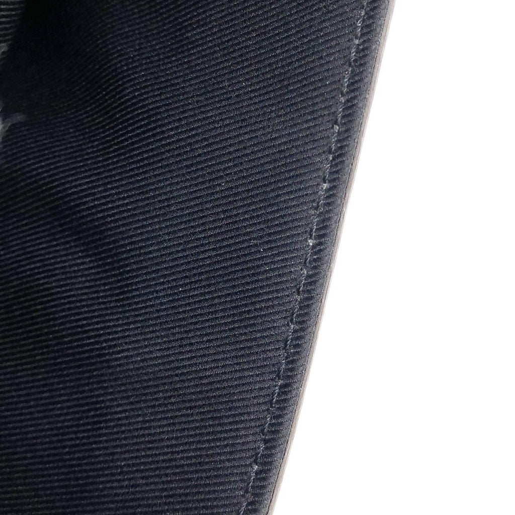 Louis Vuitton Taiga District PM Shoulder — view 8