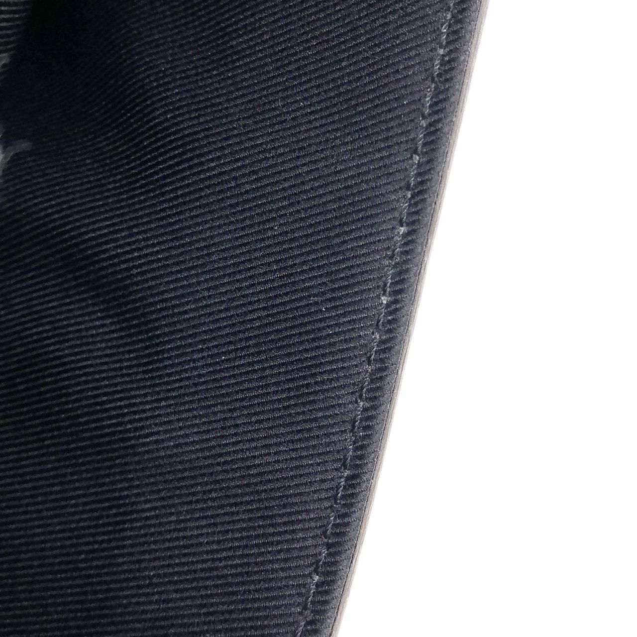 Louis Vuitton Taiga District PM Shoulder — view 8