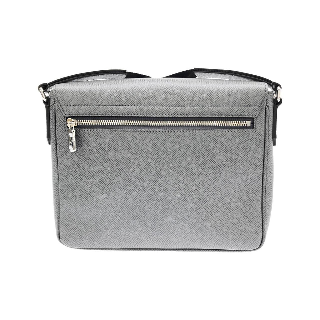 Louis Vuitton Taiga District PM Shoulder — view 2