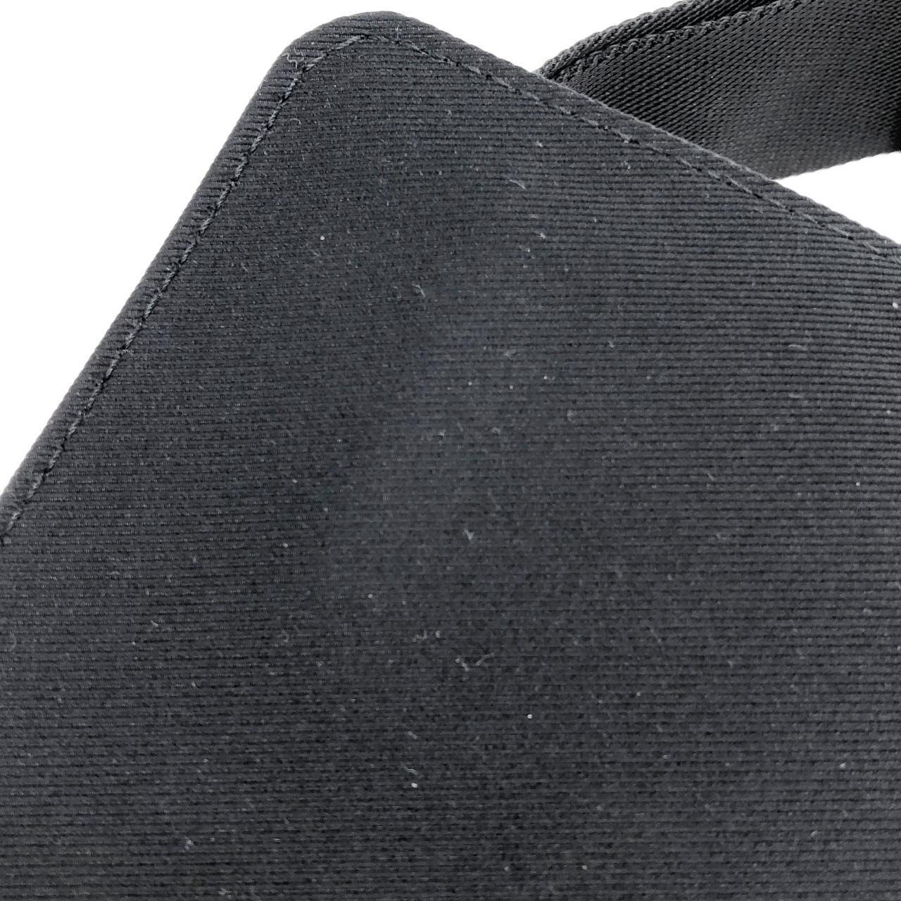 Louis Vuitton Taiga District PM Shoulder — view 7