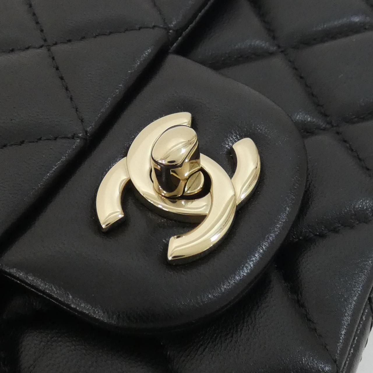 Chanel Shoulder Bag Black — view 4