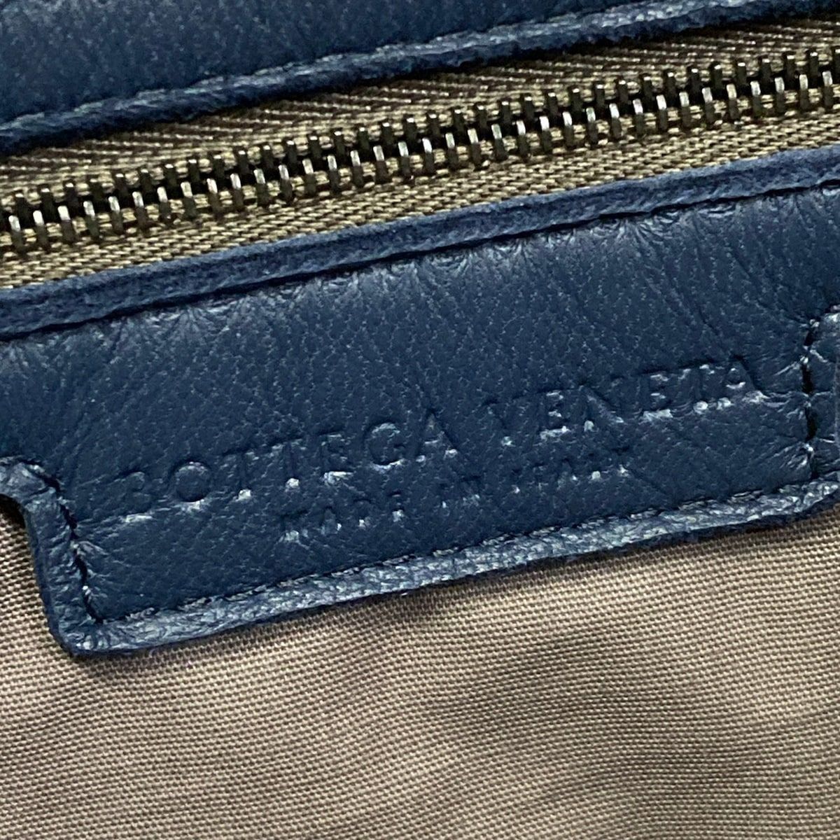 Bottega Veneta Shoulder Bag Intrecciato Navy Leather — view 9