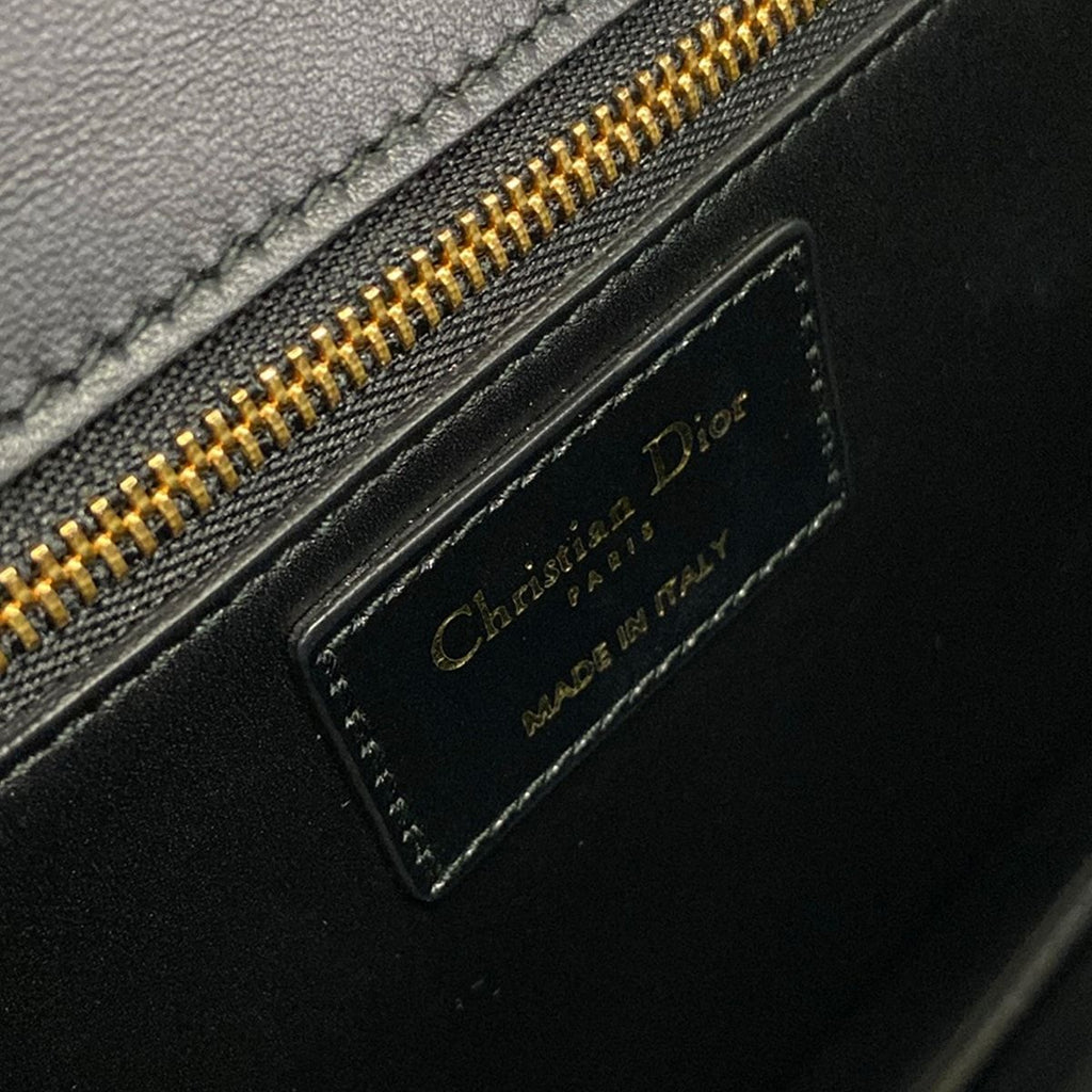 Dior Shoulder Bag 30 Montaigne Flap Black Gold Leather — view 9