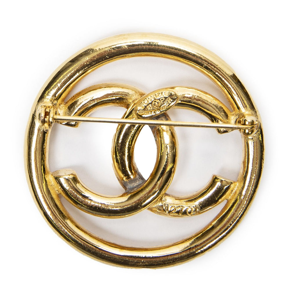 Chanel CC Logo Round gold Plated Brooch — view 3