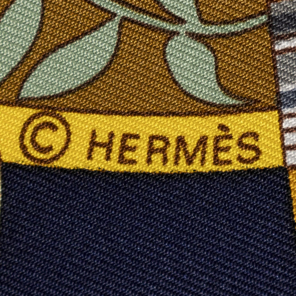 Hermes Scarf Red Navy Beige 100% Twillsilk — view 4