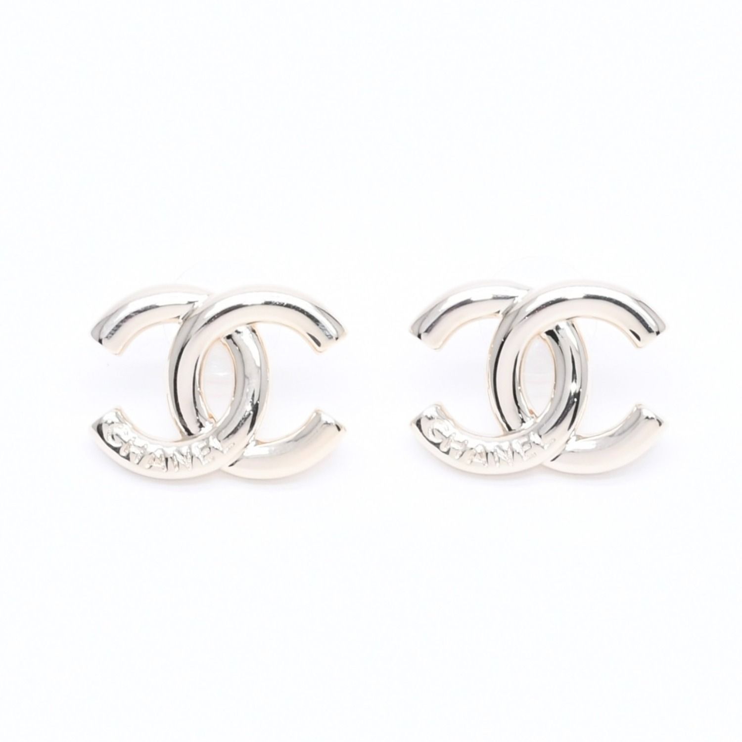 Chanel Earrings CC Logo Light Gold 25